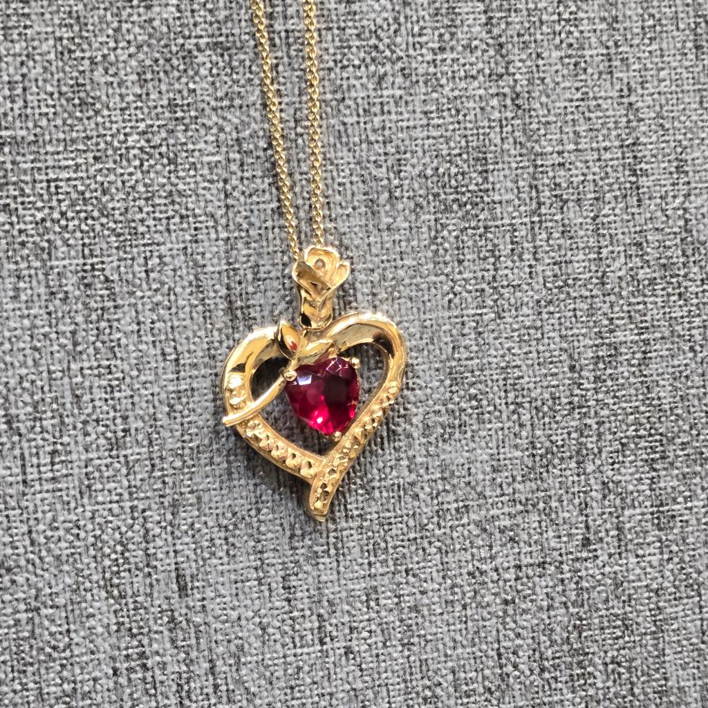 آویز طلا زنانه قلب گل رز نگین دار آویز طلا زنانه قلب گل رز نگین دار